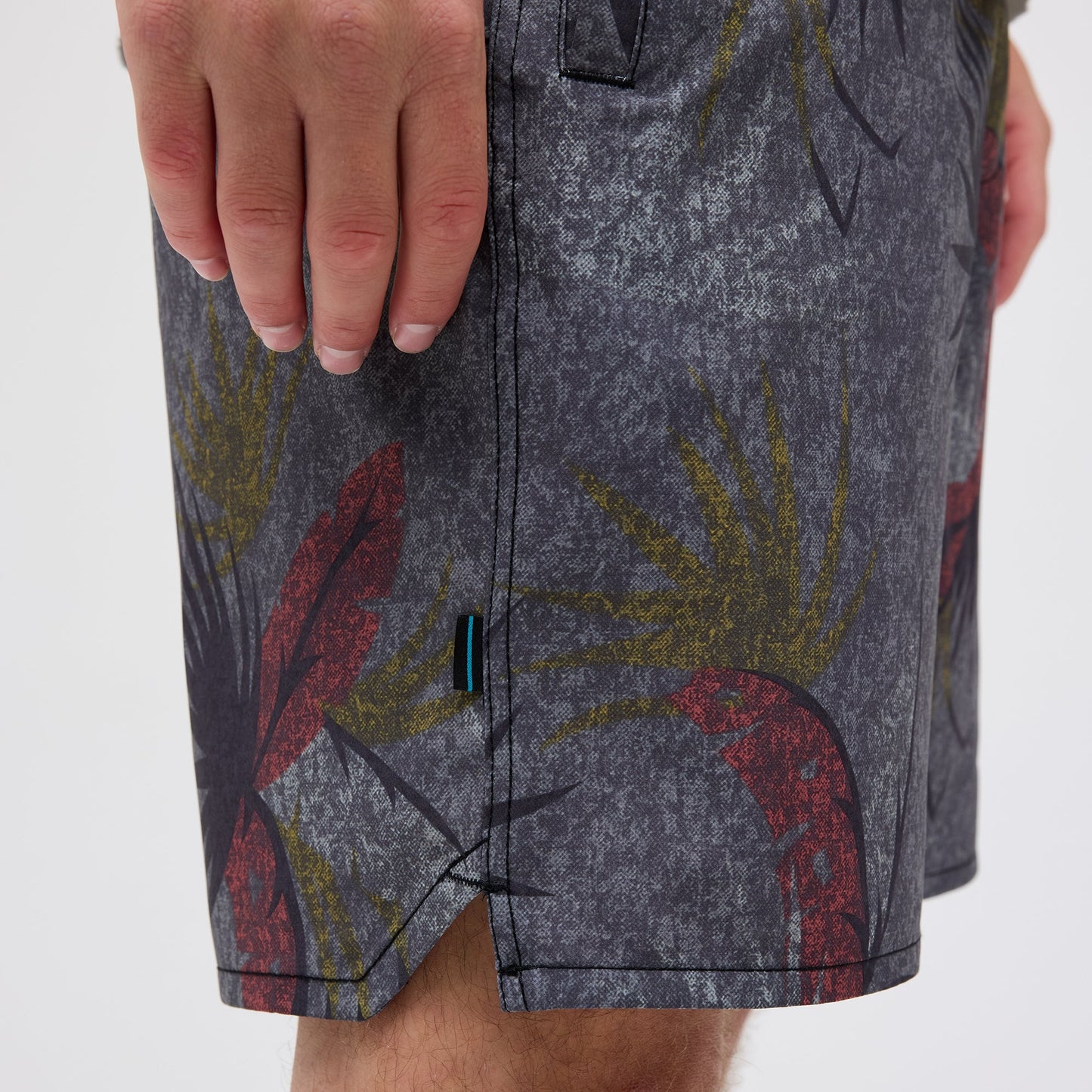 Stance Complex Hybrid Short 7" Black Fade |model