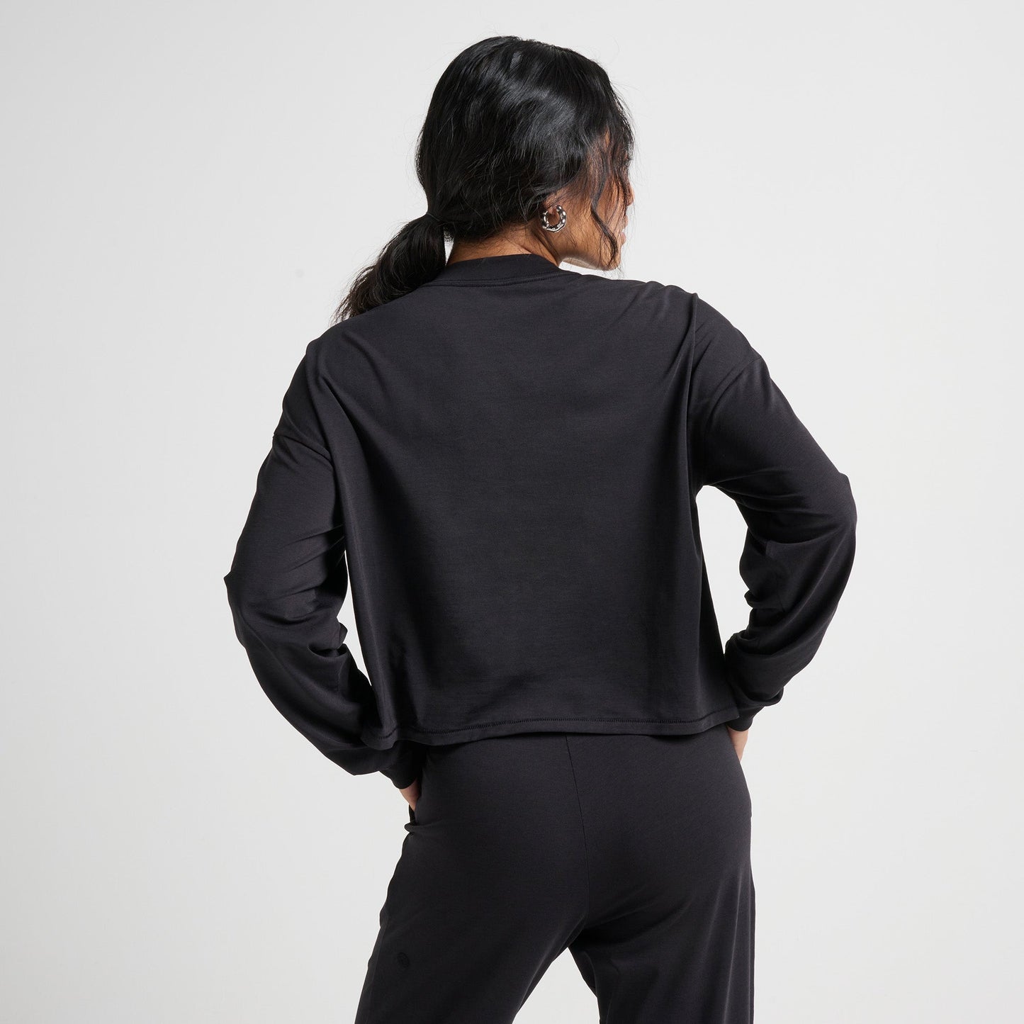 Stance Women&#39;s Lay Low Boxy Long Sleeve T-Shirt Black |model