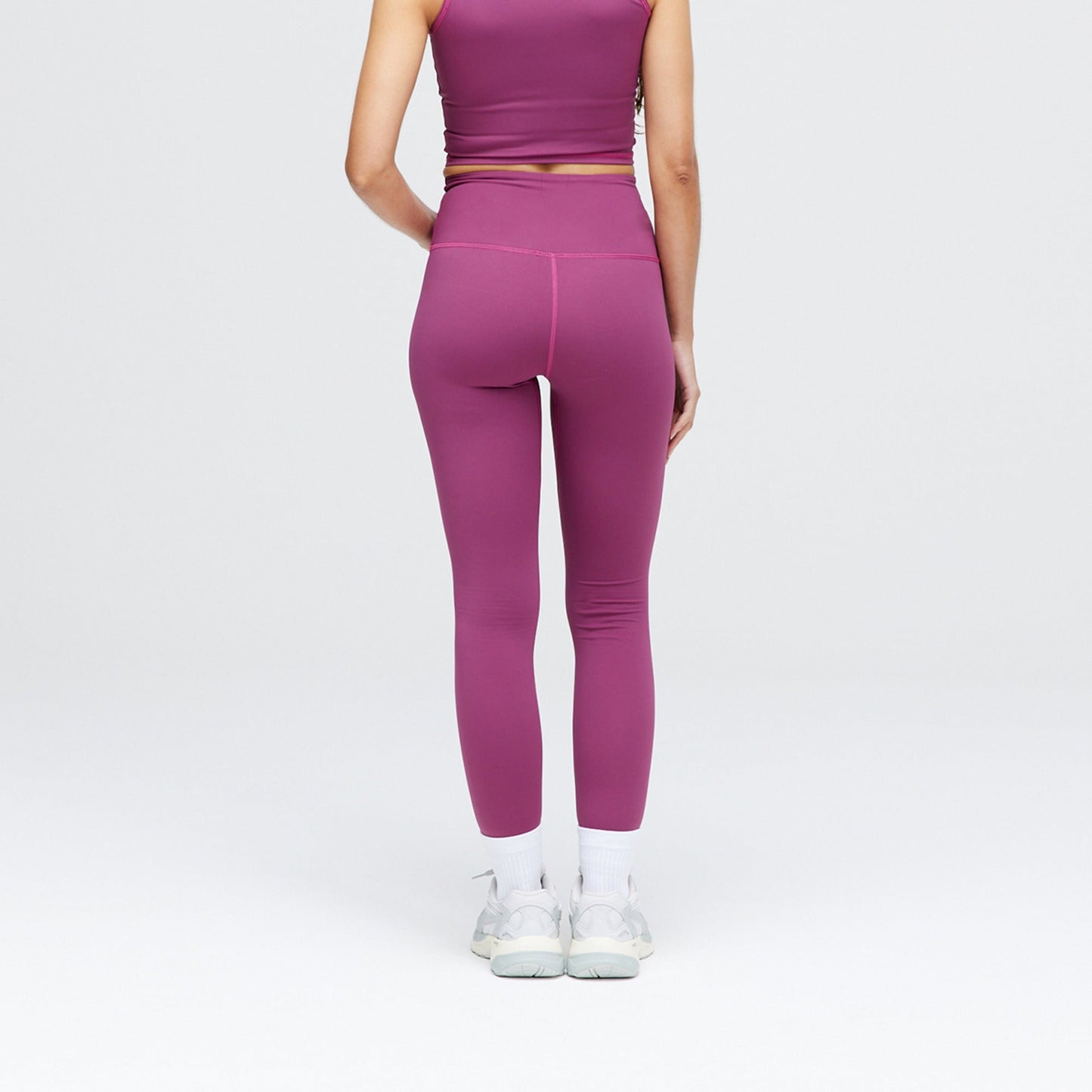 Stance Women's Happenings Legging Berry |model