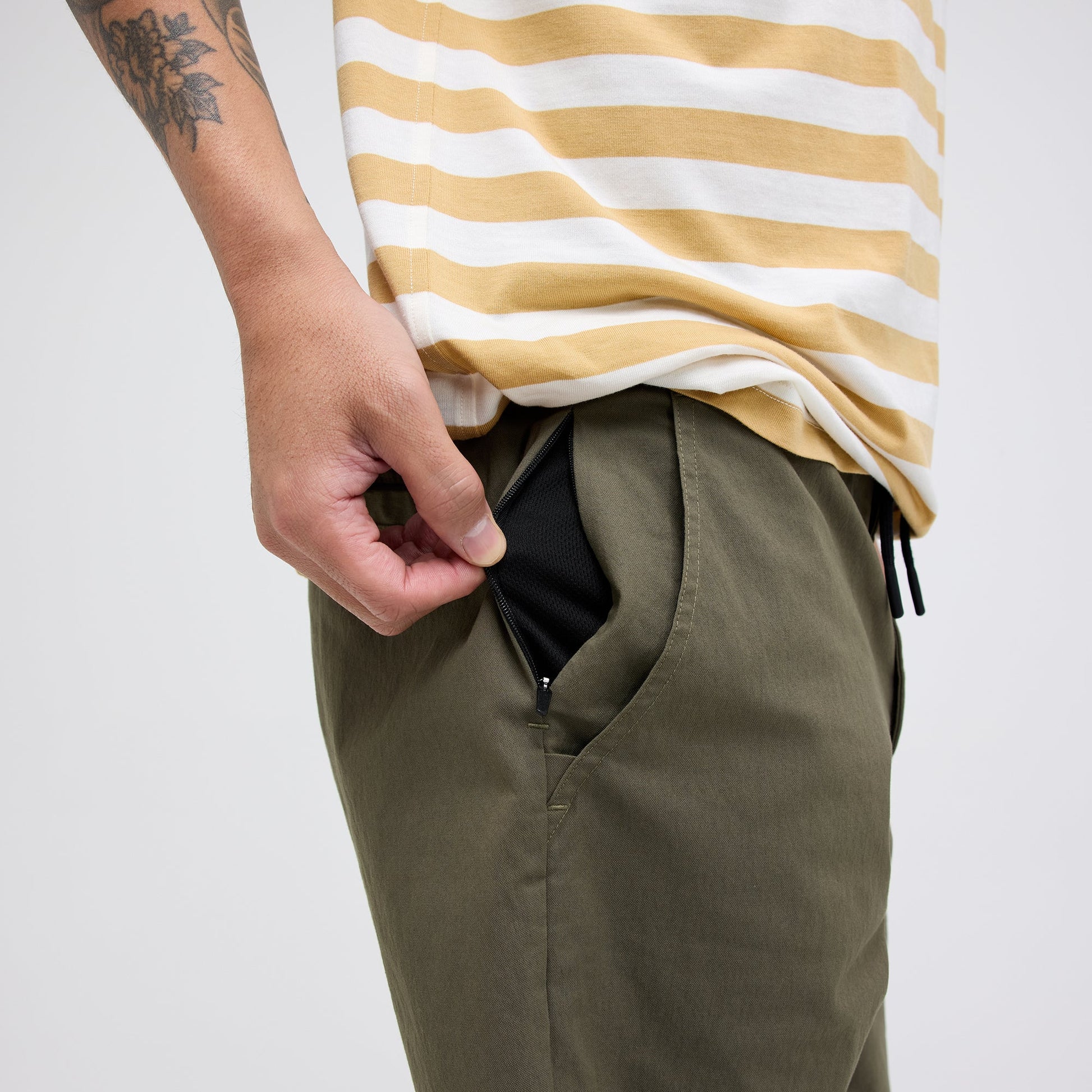 Stance Compound Chino Short Olive |model