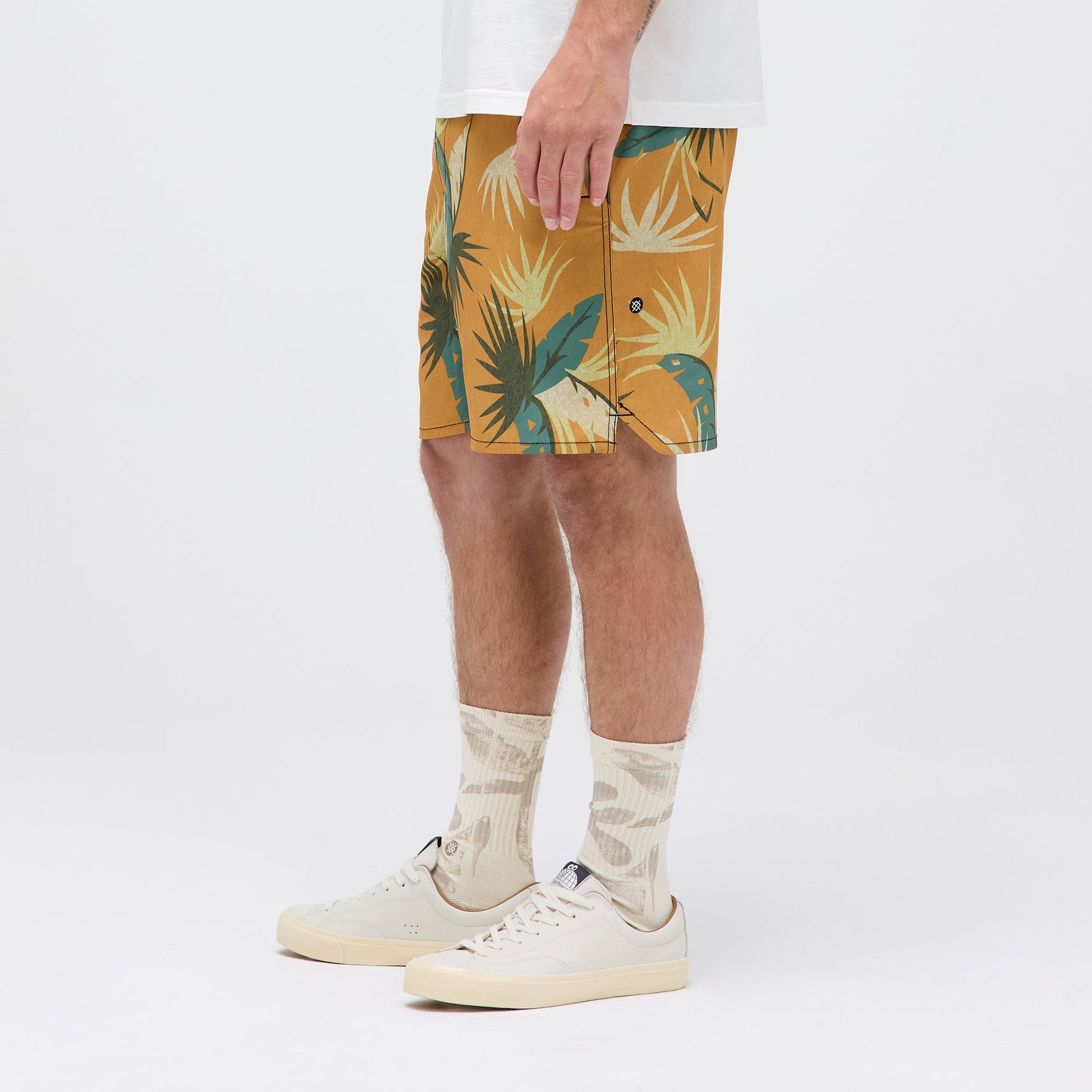 Stance Complex Hybrid Short 7" Gold Fade |model