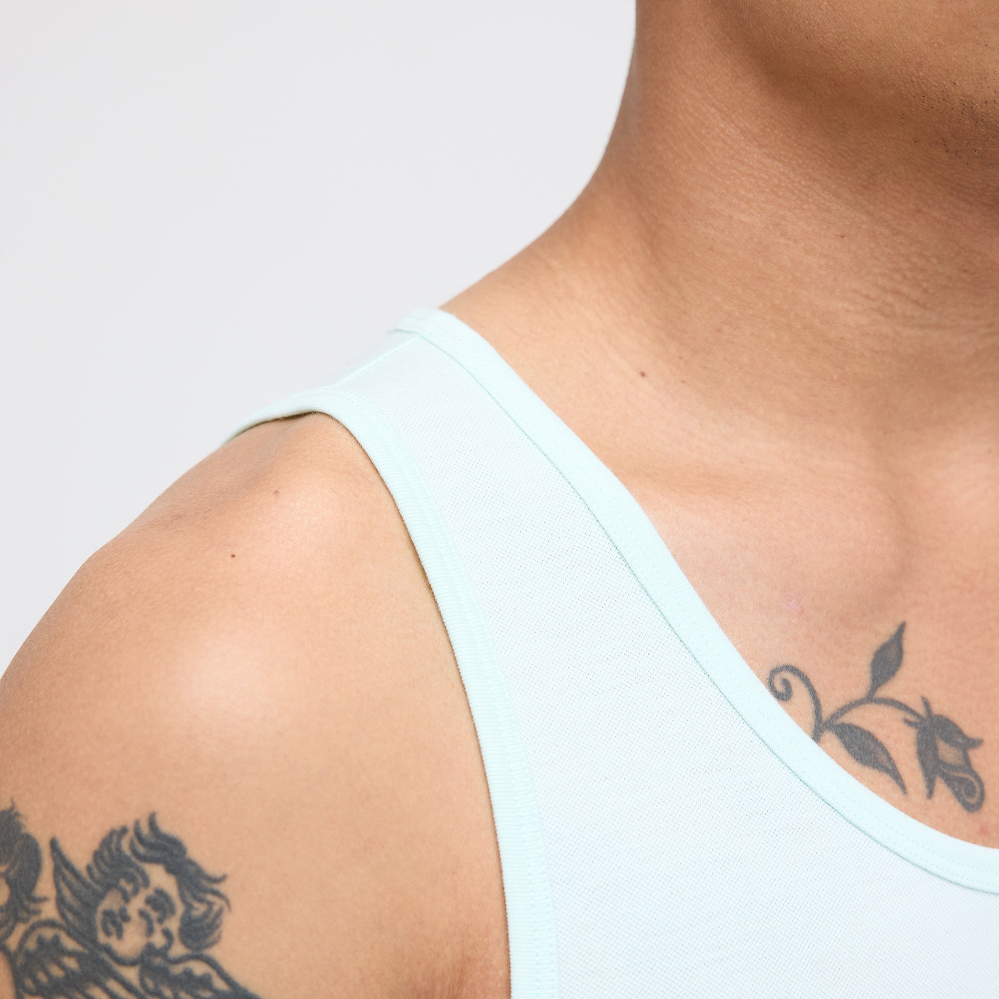 Stance Fragment 2.0 Tank Ice Blue |model
