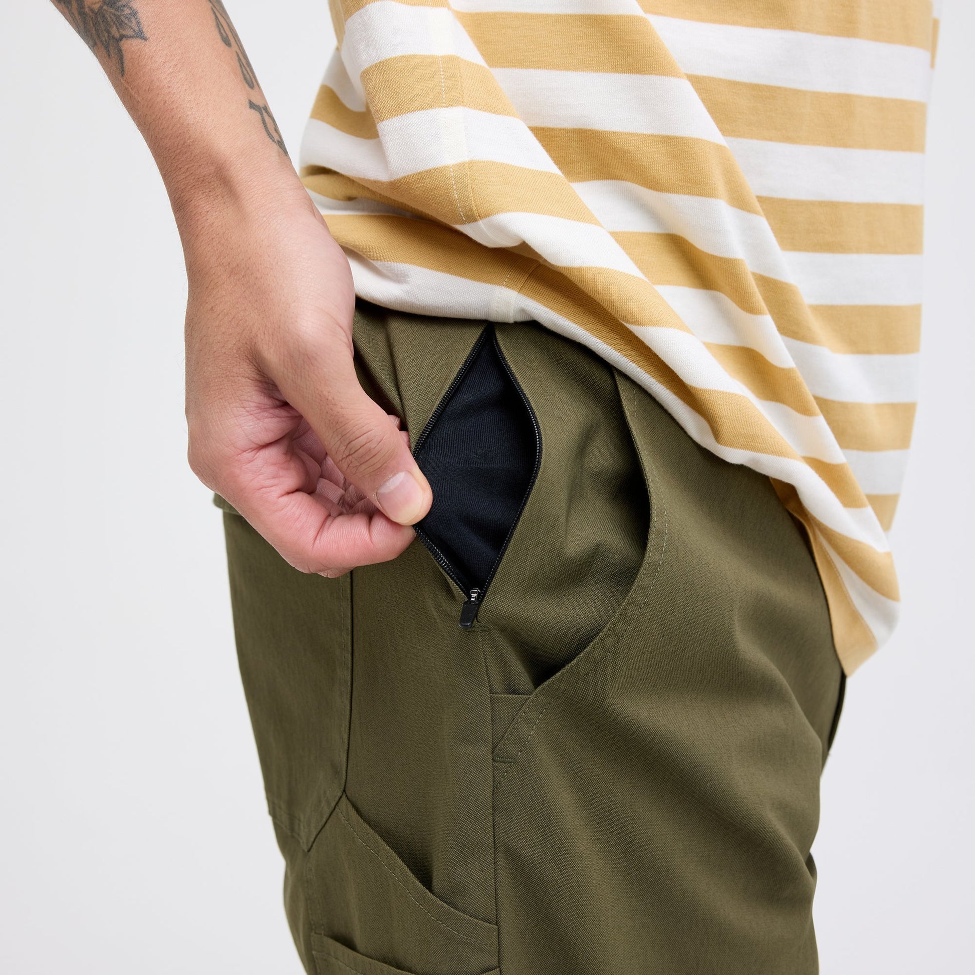 Stance Compound Pant Olive |model