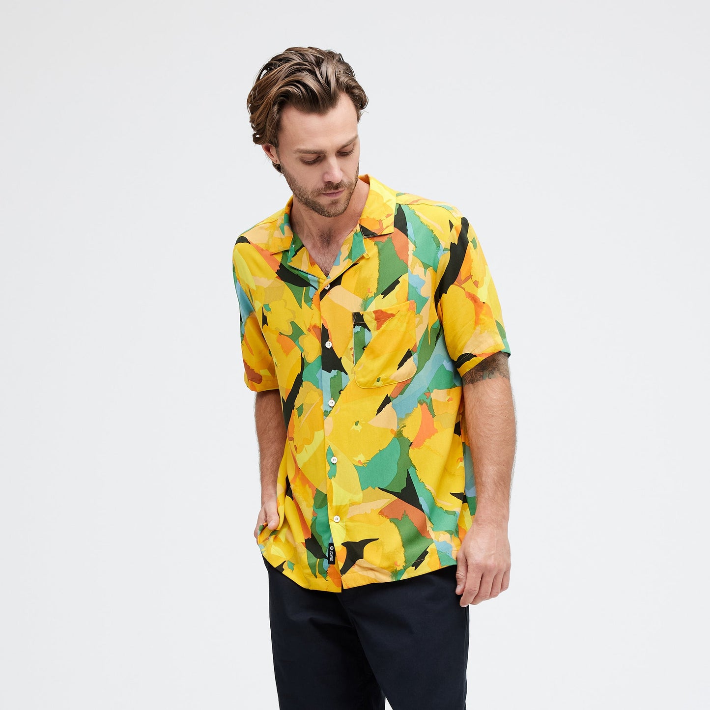 Stance Yoto Button Up T-Shirt Tropical |model