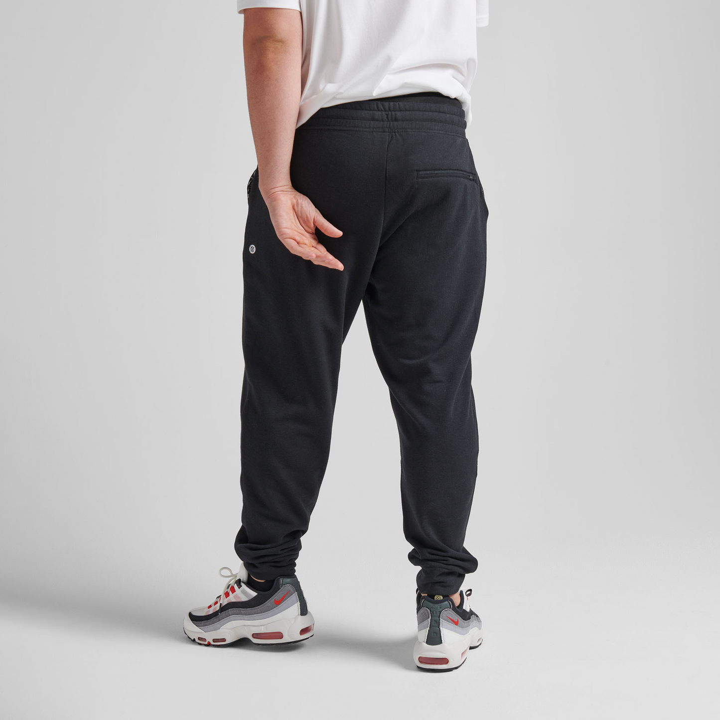 Stance Shelter Jogger Black |model