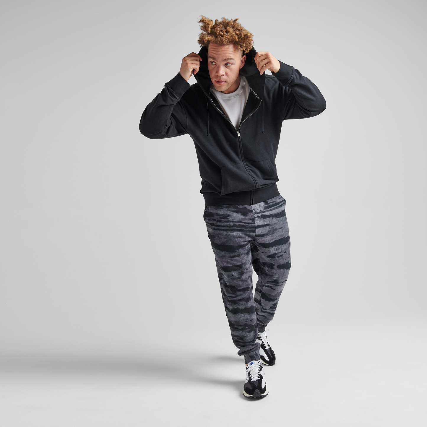 Stance Shelter Jogger Charcoal |model