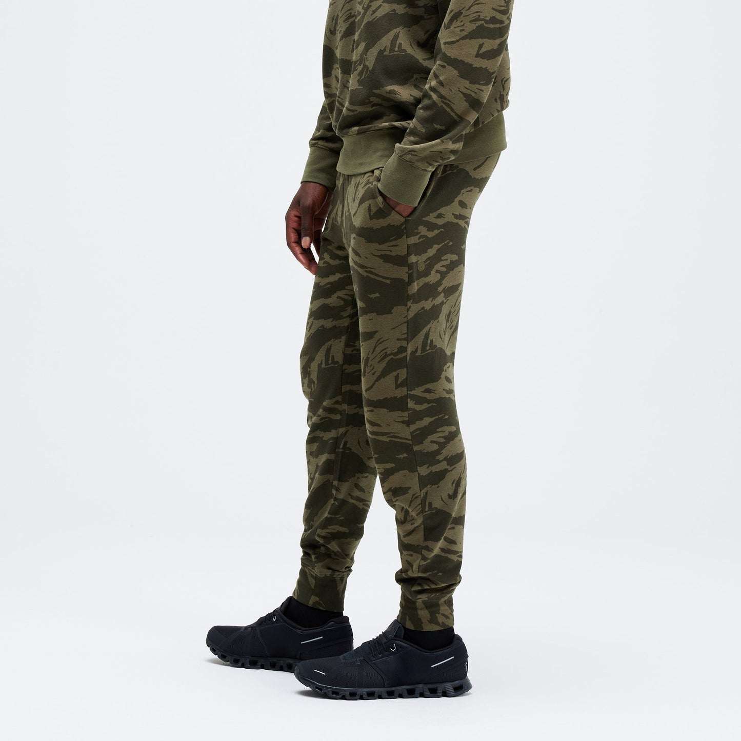 Stance Shelter Jogger Green Camo |model