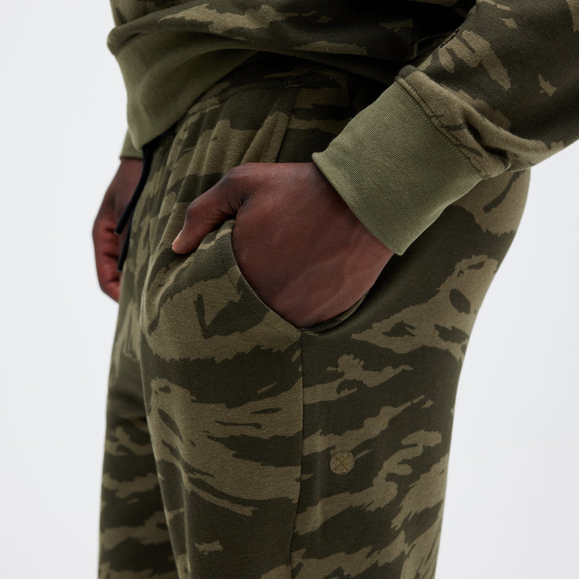 Stance Shelter Jogger Green Camo |model