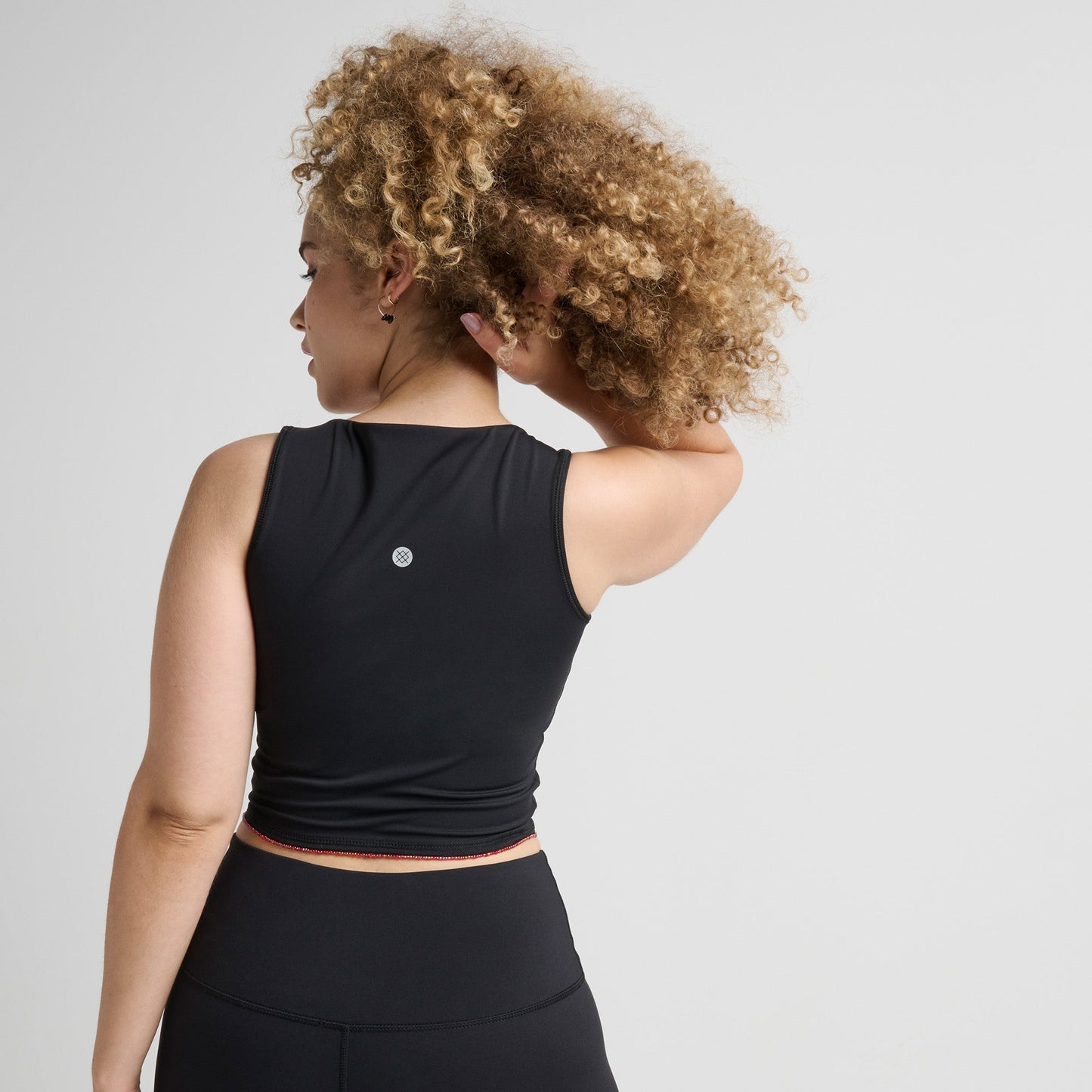 Stance Women&#39;s Happenings Crop Top Black |model