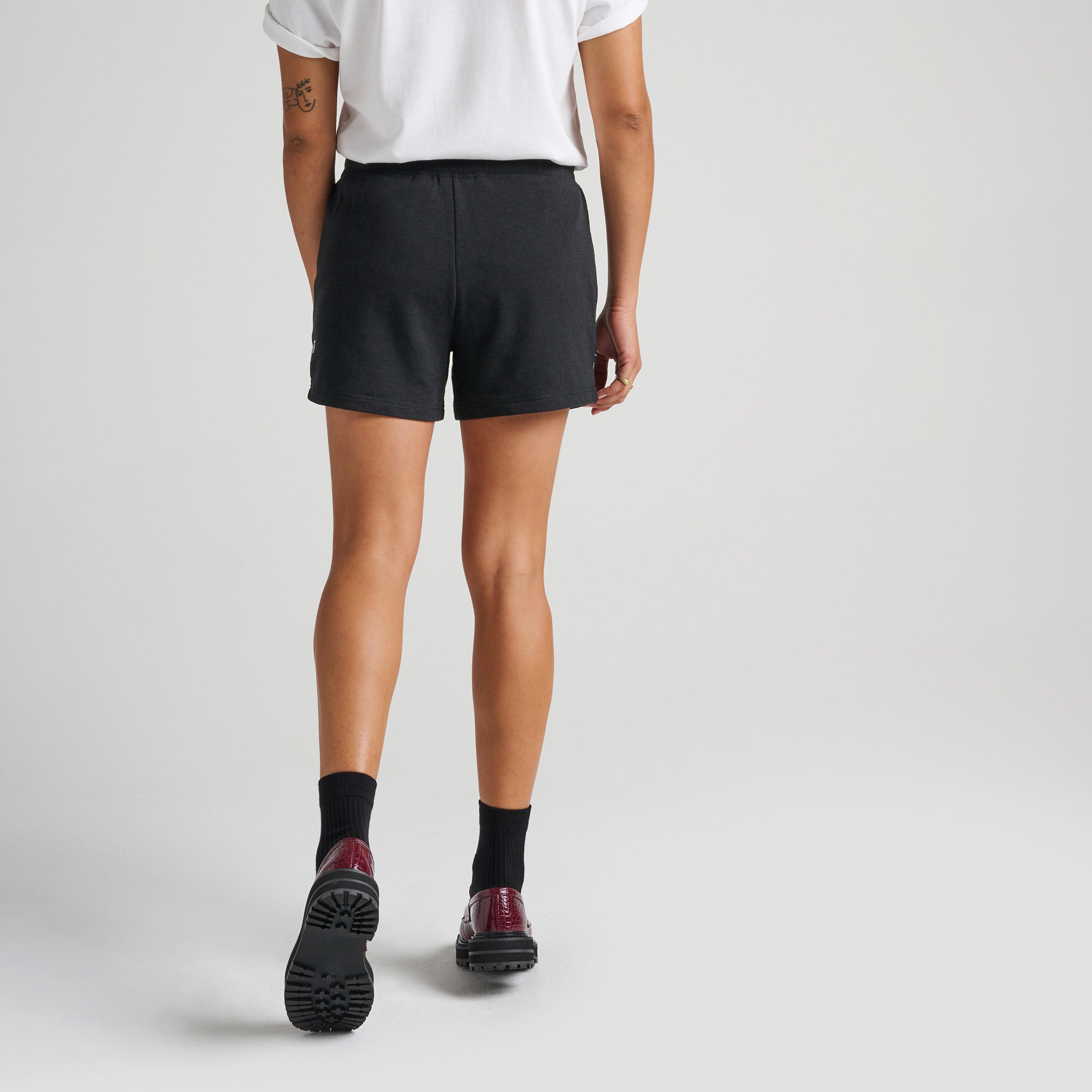 Stance Women's Shelter Short Black |model